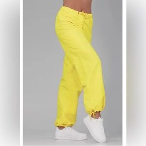Weissman Bright Yellow Low Rise Cargo Pants